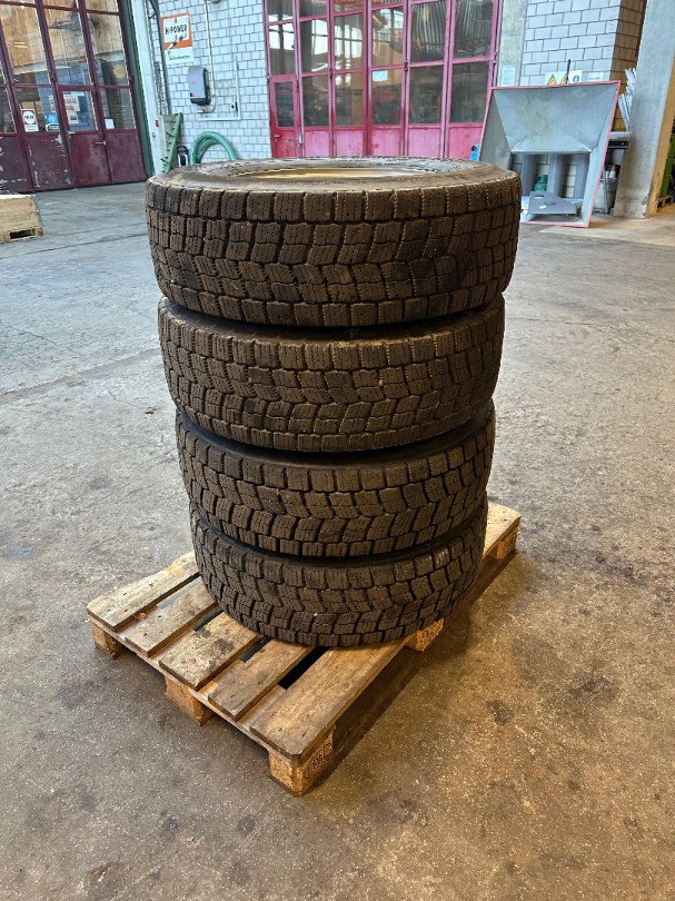 Winter Kommunal Bereifung AEBI VT