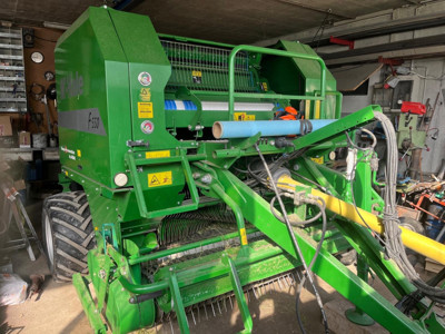 Ballenpresse McHale F550
