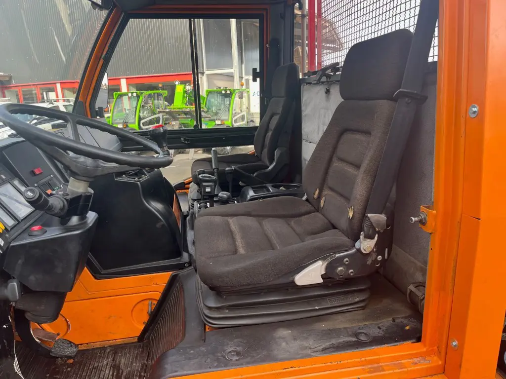 f00302d9-7c9f-454d-aa35-7d5960cb68f9-Reform T9 11.jpg