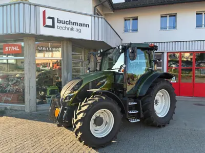Valtra A115 mit GPS Vorbereitung