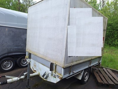 remorque   intérieur 2500 mm x 1900 mm X 300 mm