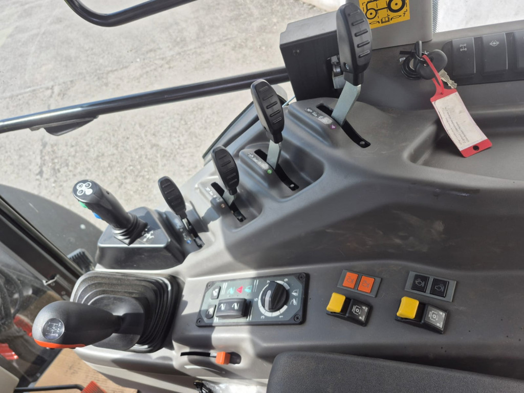 58563006-47ae-4557-a5fe-d1703f126a2d-Axos Rechts Kabiene.jpg