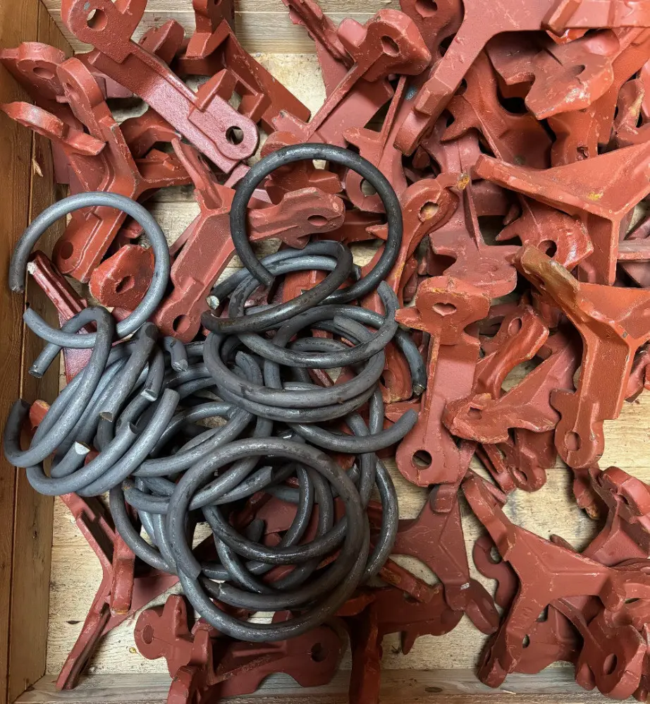 7d186834-5b05-4d5b-8702-976dcc5b7c3a-razo_stern 7.jpg