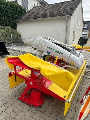 Front-Scheibenmäher Pöttinger Novacat 301 AlpaMotion Master