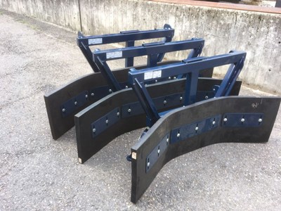 Gummischieber/Mistschieber/Stallschieber an Frontlader/Hoflader, Racleur/Rabots à lisier