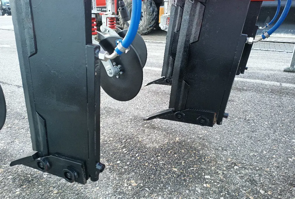 28e8584b-1c1b-4ea3-9638-9cb1efe4234f-leiserag-evers grasnarbenlockerer wbg 5-300 .jpg