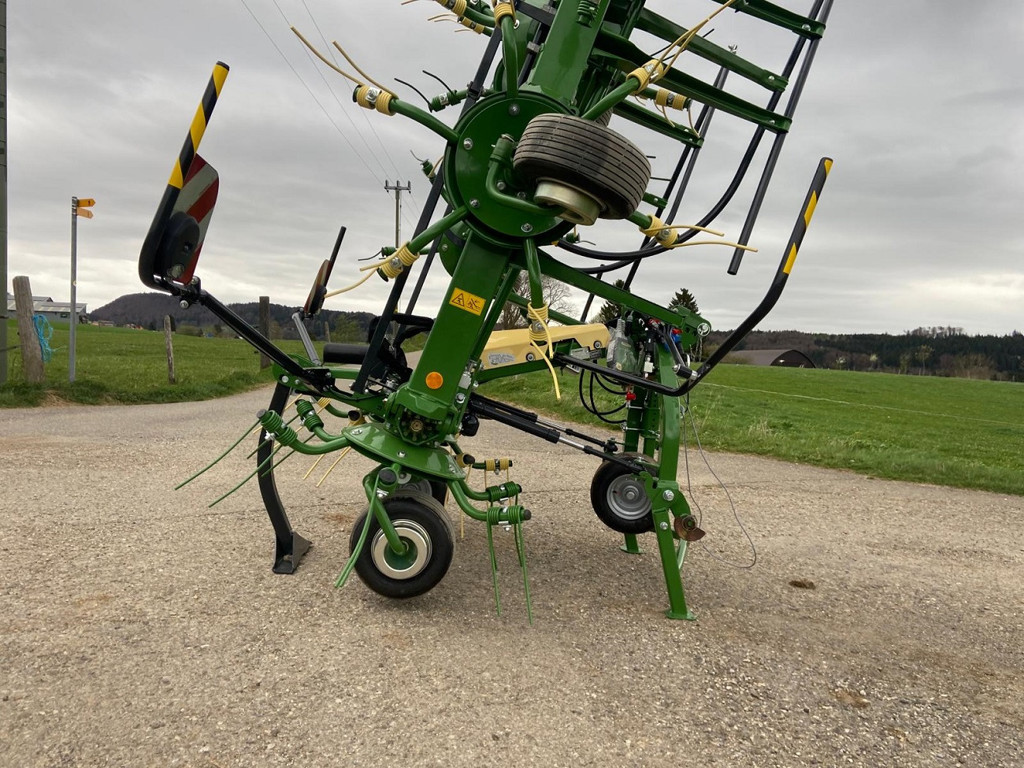 0eac1805-0bbe-4e49-93e6-a2ed970360e2-Krone Vendro 900 (6).jpg