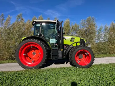 Traktor Claas Arion 420 swiss