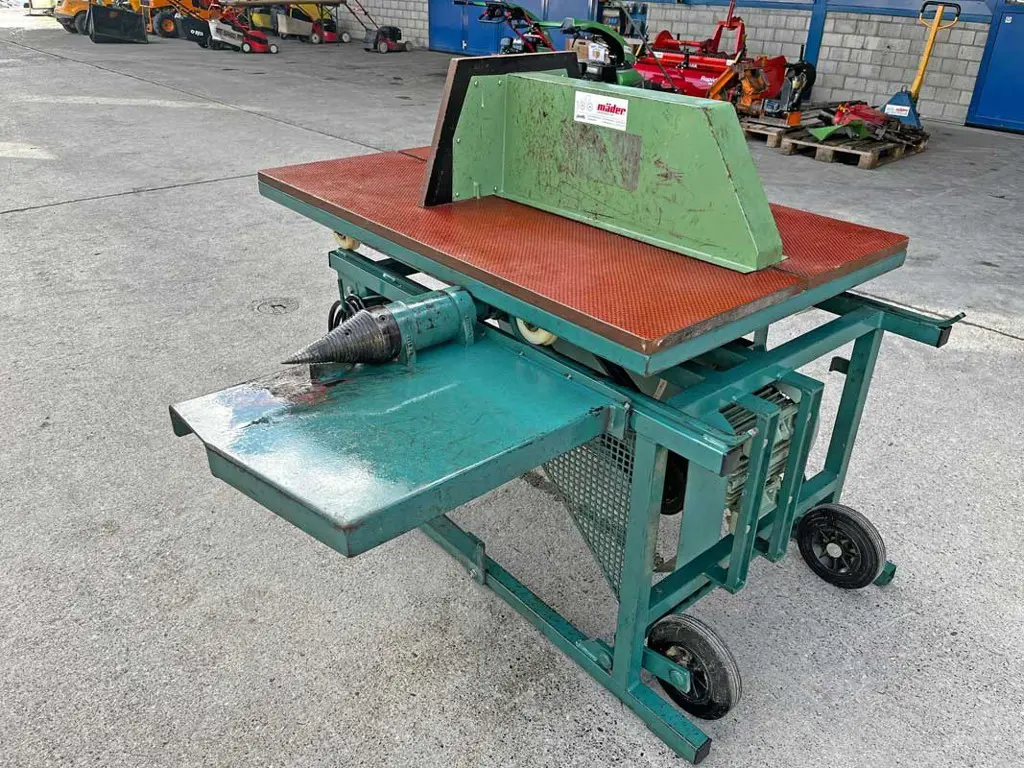 38784ddb-bd35-4d11-96a5-46efd67f2de8-36697-Götschmann-Brennholzfräse-Tischfräse-(2).jpg