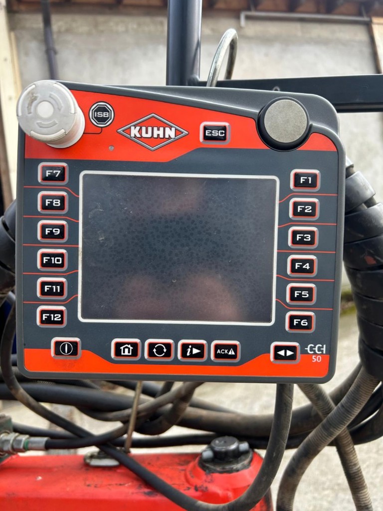 82b6edc7-2f1e-4a03-b5d6-1fa25c3728e7-WhatsApp Image 2025-03-12 à 07.png