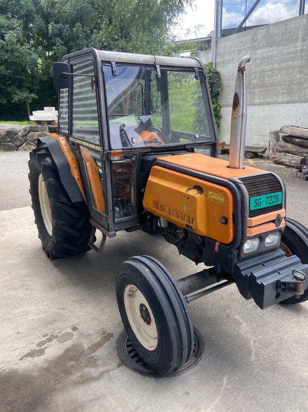 Traktor Renault 70-12 LB