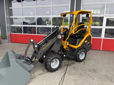 Hoflader Eurotrac W 11-M, NEU