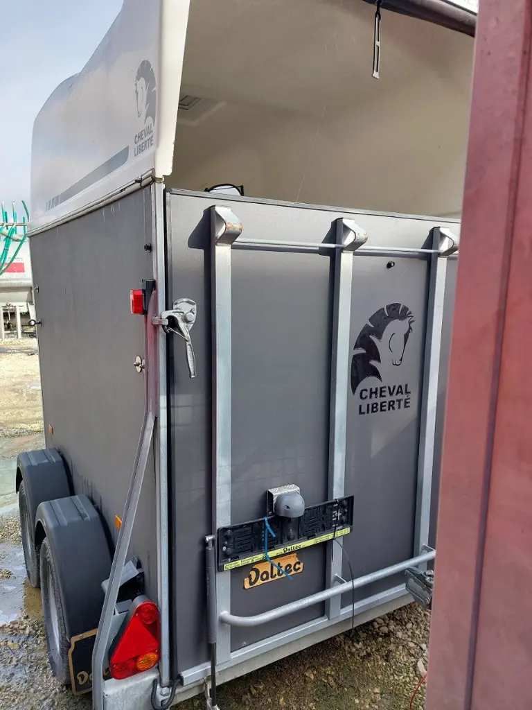 4bffd627-e94d-4096-ba34-9286d4605a7c-Daltec Roth.jpg