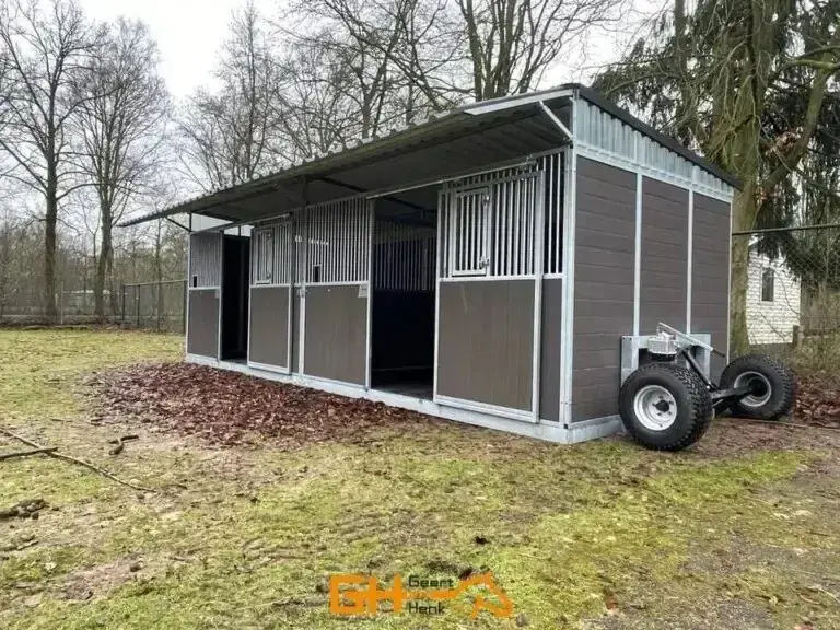 Mobiler Pferdestall / Aussenstall / Unterstand (Doppelstall)