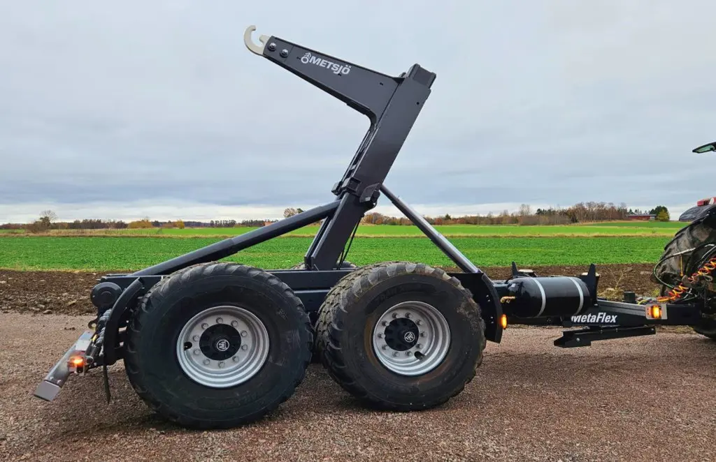 dea68950-f2db-4d87-b46a-11101761769e-MF 40-60_1.jpg