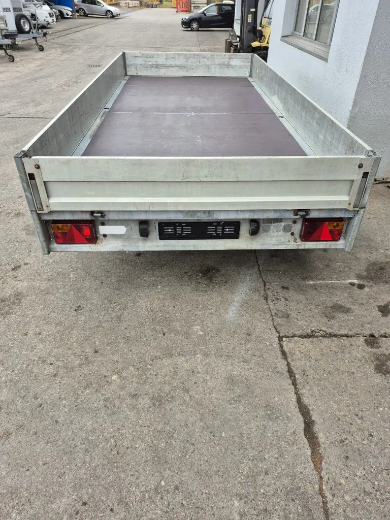 08cec38e-4024-41c6-978b-acd92f3c2a10-Anhänger Hochlader Saris PL30 LMB Maschinen GmbH 4.jpg