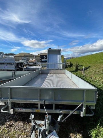 0eec92d6-8b94-4203-967c-c8ae44730343-CT167 avec ridelles.jpg