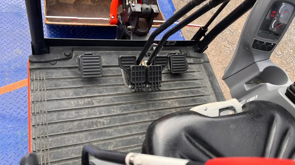 8e5d0ca1-9eb0-4b83-98e3-8fb901d3b1d2-36462 Kubota Bagger KX019 (8).jpg