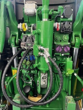 db9a2d49-6d47-4dae-a49d-1fd66d7205d1-john deere.jpg