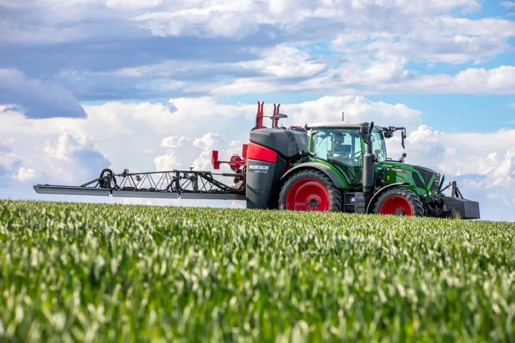 d93573ed-1aeb-4df2-8e53-88c77e869a98-Leeb CS mit Fendt 314.jpg