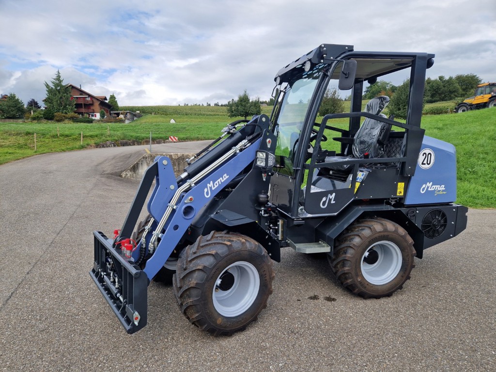 Hoflader MONA SOLARA Elektro, 1500kg Hubkraft