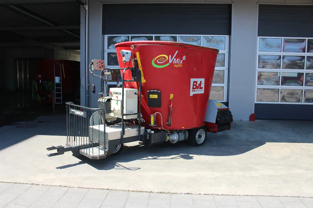 Futtermischwagen BVL Agilo V-Mix 6 / Selbstfahrer