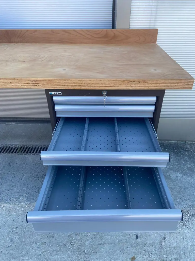 eaa0f0f5-e5f6-489e-88b6-d0ac52aac2e5-Werkbank 5m 2.jpg