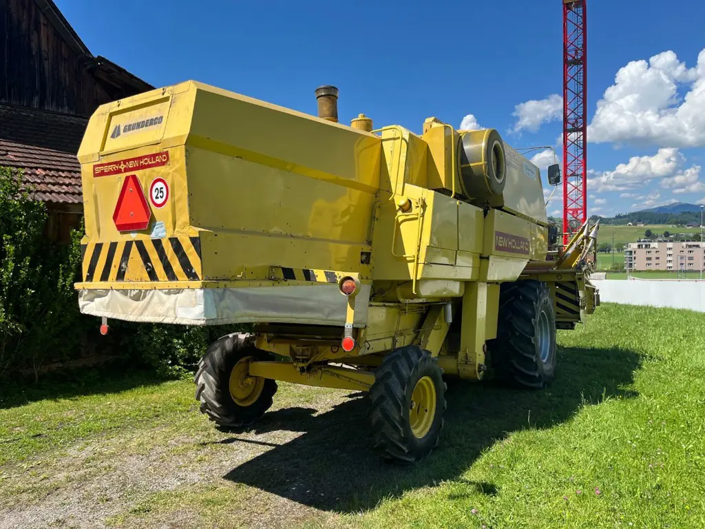 844ee63f-a1a3-4e88-b51e-704c346022bd-Mähdrescher 4.jpg