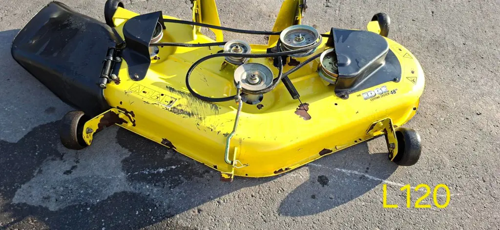 Plateau de coupe pour John Deere L120