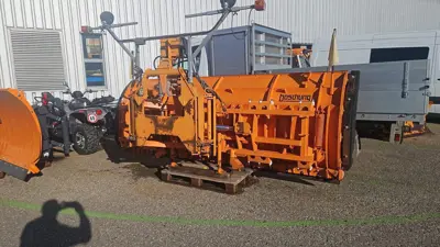 Schneepflug Boschung MF 5.5