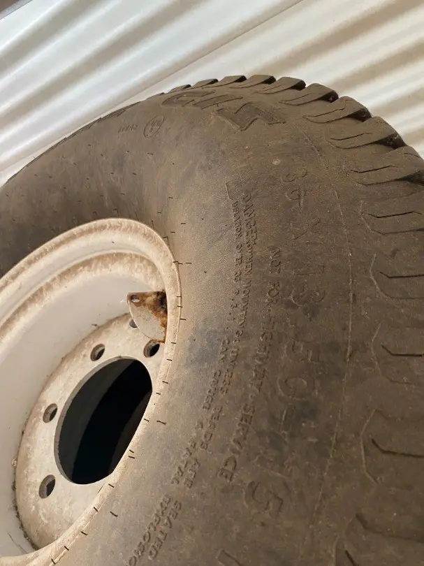 Räder kpl. zu Reform Mounty Bereifung 36x13.50-15