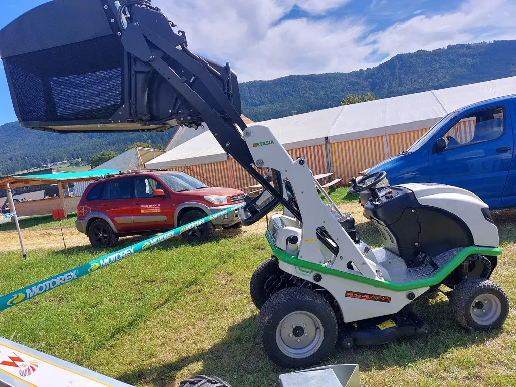 Tracteur à gazon Etesia