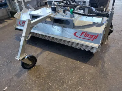 Balayeuse Fliegl