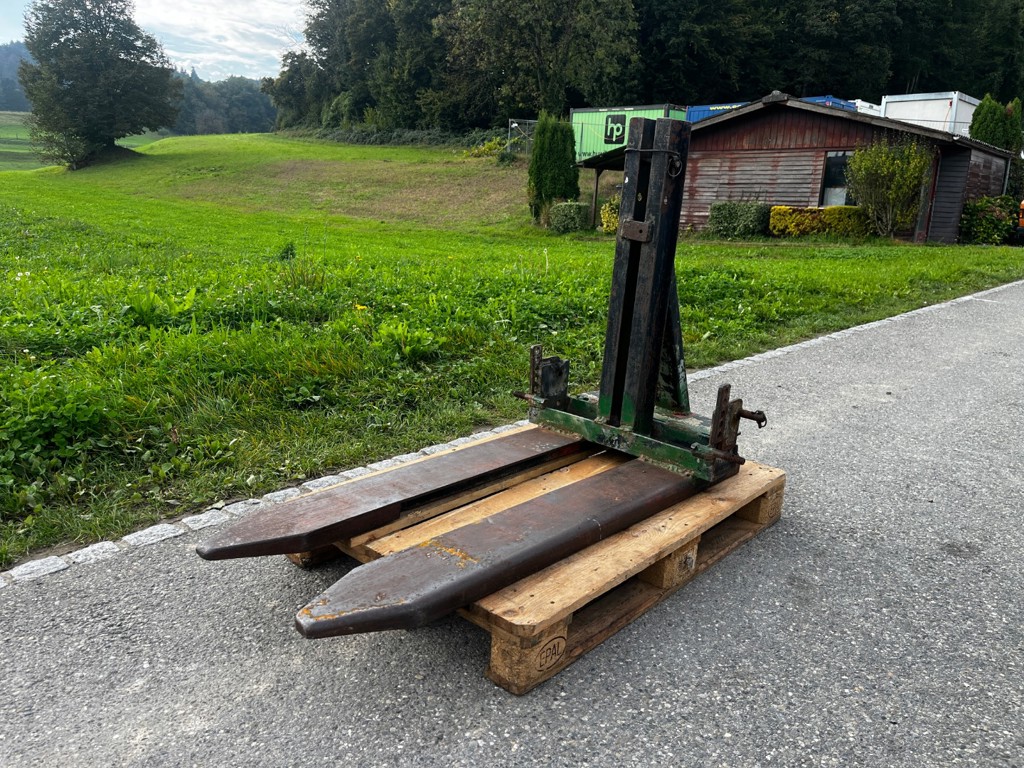 0ffc6704-17e2-4916-8cc2-53a4c4cccb01-35695 Eigenbau Palettengabel 3 Punkt Anbau (1).jpg