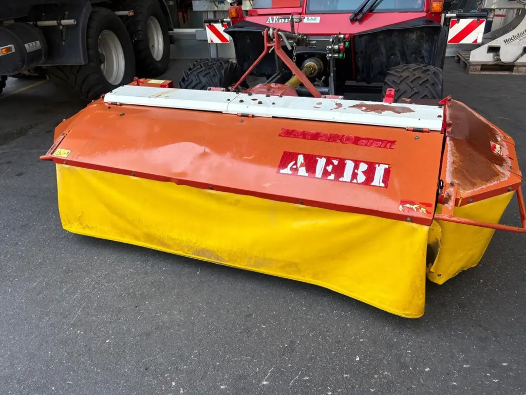 e9774e68-2467-407b-b36e-cf97a37cf1da-Pöttinger Cat 220 alpin Front Imfeld Pe.jpg