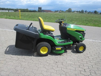 Rasentraktor John Deere  X147R
