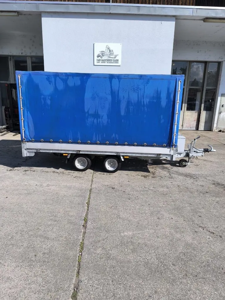 b102520c-1c6e-46ce-876d-5a15d90e29f3-Anhänger_Blachenanhänger_Schiebeverdeck_LMB-Maschinen Gmbh_1.png