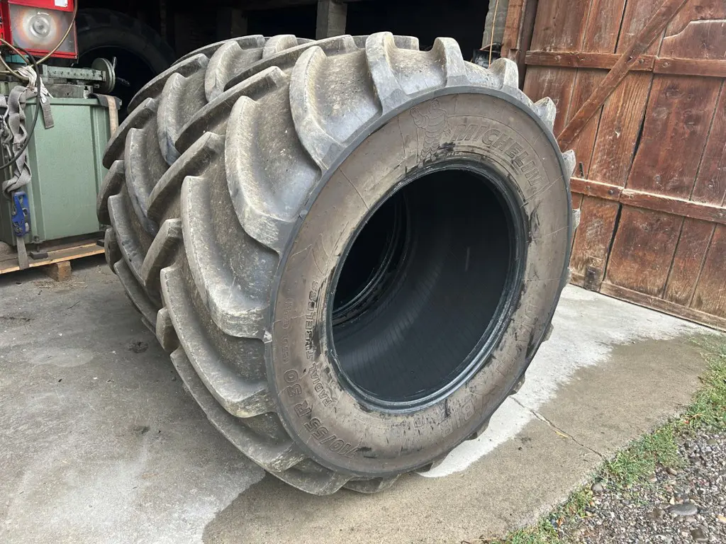 Michelin MachXBib, 710/55R30, Reifen aus Umbereif.