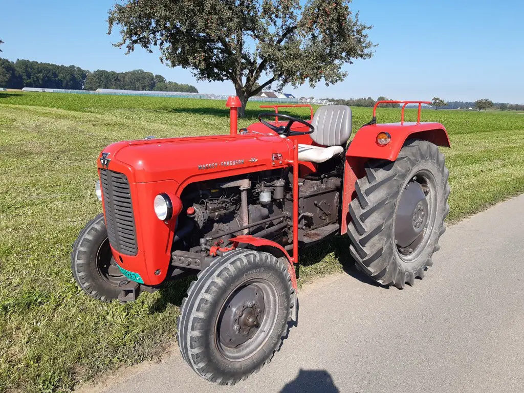 f1c719c2-0601-4960-8af1-79337821c026-Traktor 8.jpg