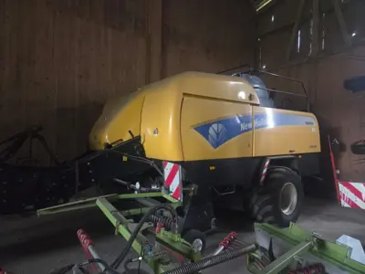 Quaderballenpresse New Holland BB9080