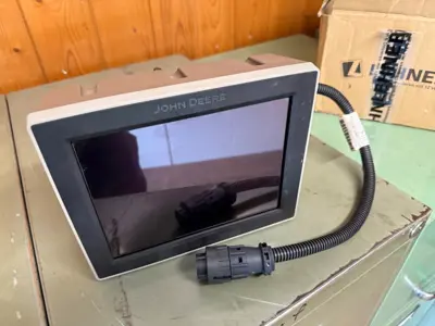 John Deere 4240 Display mit AutoTrac Aktivierung