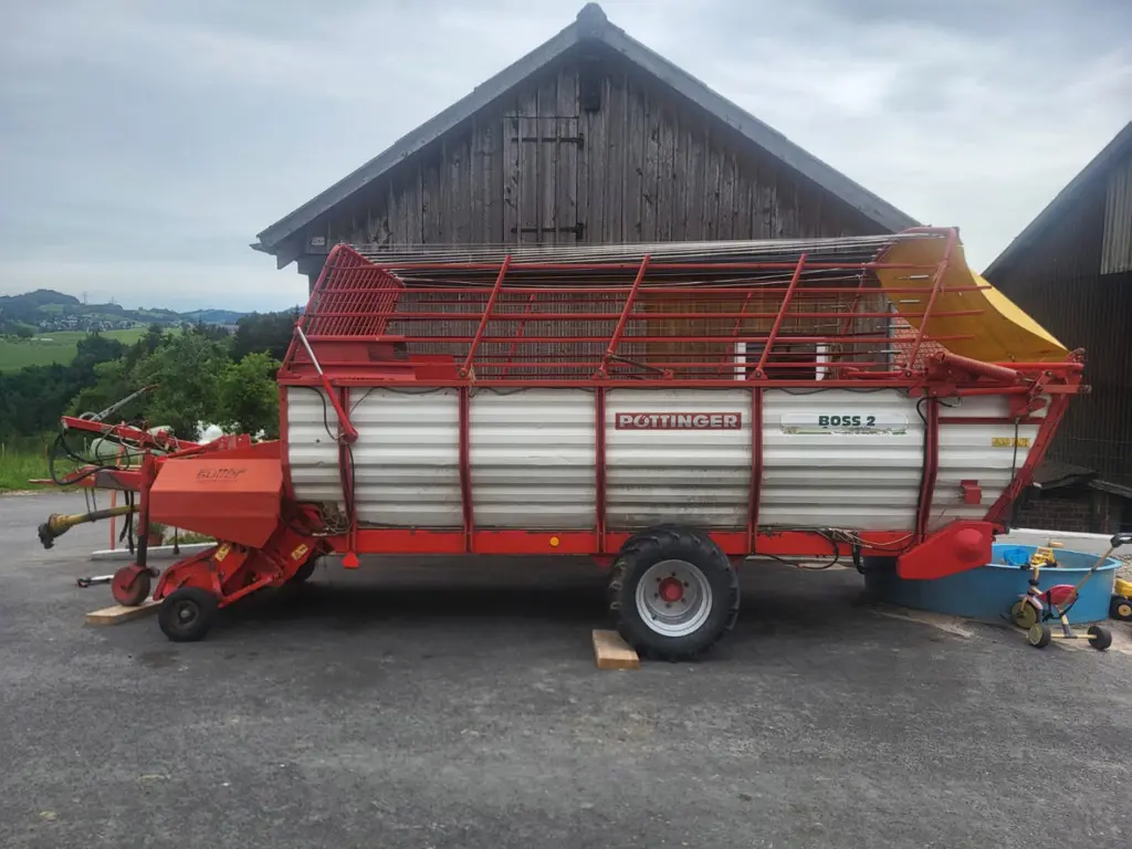 Ladewagen Pöttinger Boss 2T