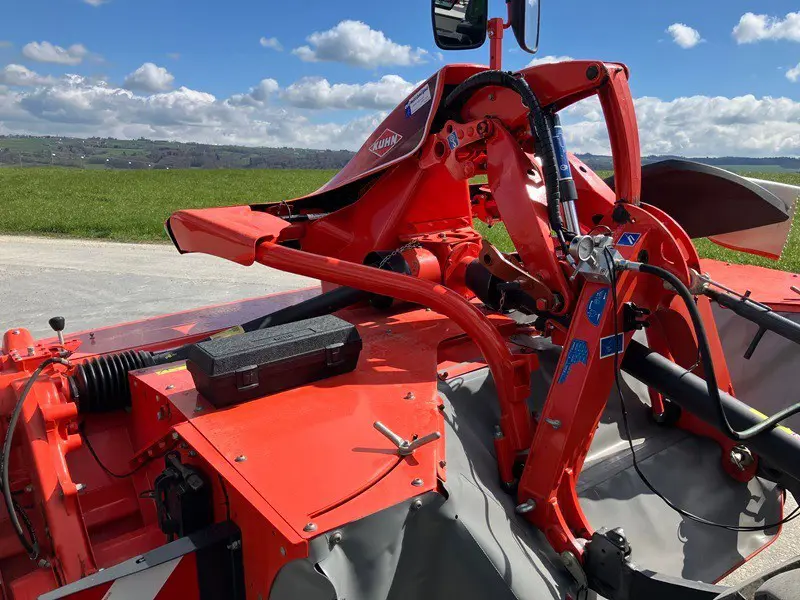727677e9-f04c-47a2-90ea-72f0fb060faf-Kuhn FC 3525 6.jpg