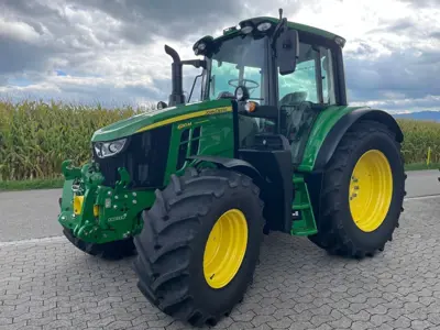 John Deere 6110M / Autopower / Grünladtraktor