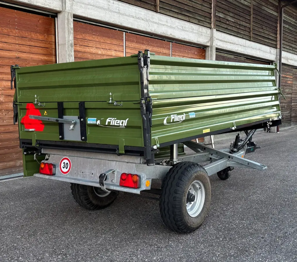 Defekter Dreiseitenkipper Fliegl EDK 50