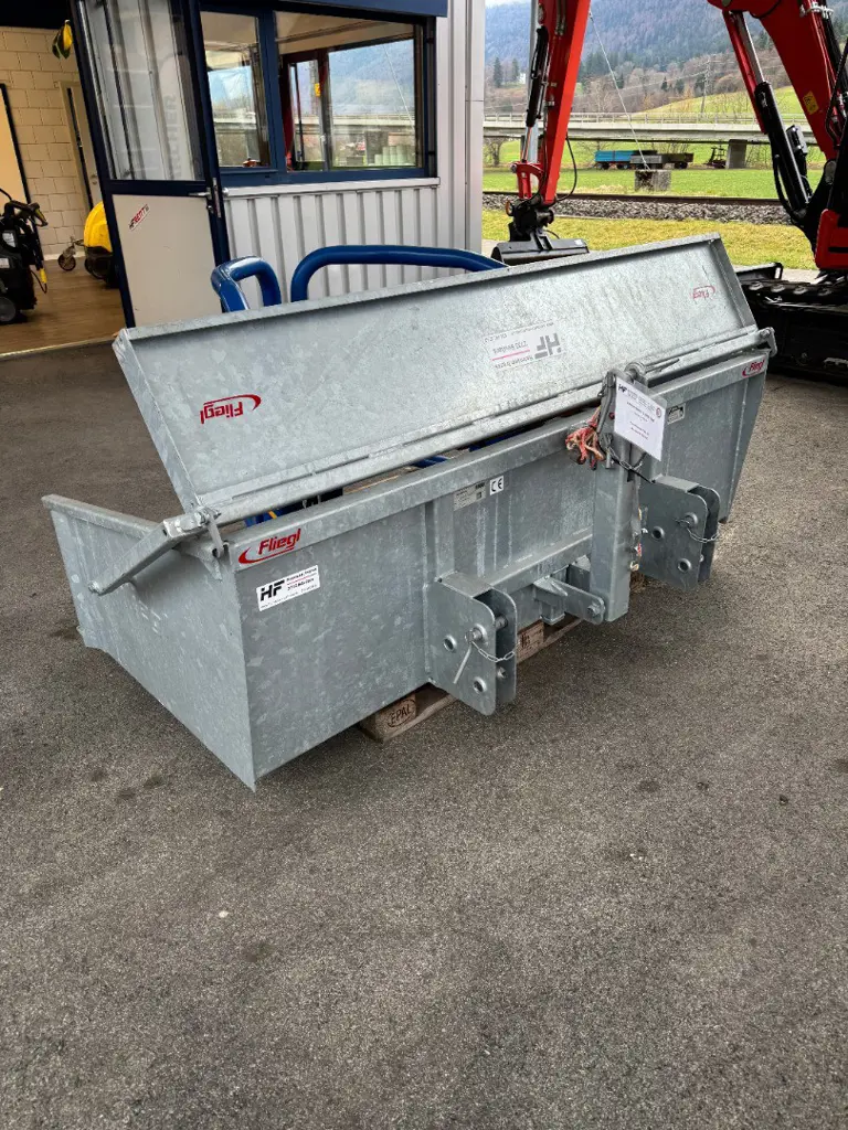 Pelle 3 points Fliegl