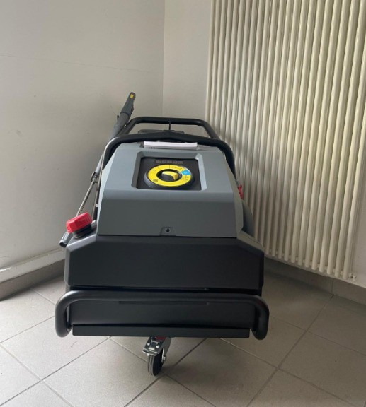 cf823858-e223-49c3-97ea-6c1e390180c6-