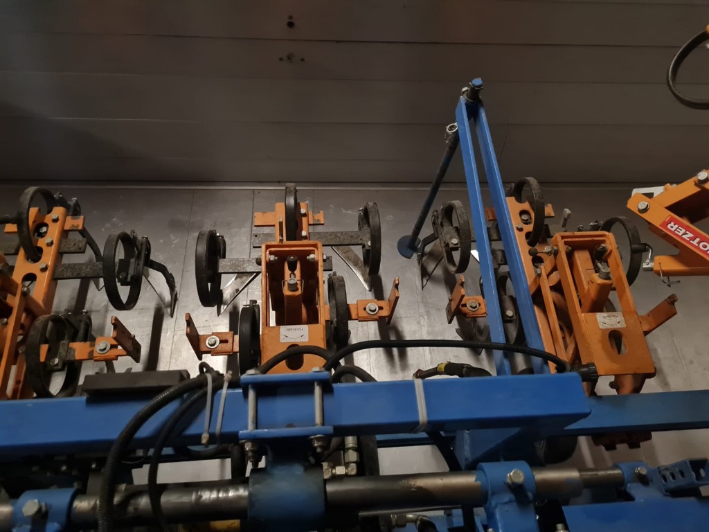 5c074390-34c2-49dd-9cd9-bbe0cbecdbae-SChmotzer Maishacke4.jpg