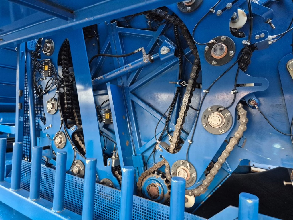 daa7d6e0-cac8-4db0-b17c-af997eee58d1-WhatsApp Image 2025-12-21 at 16.18.15 (3).jpg