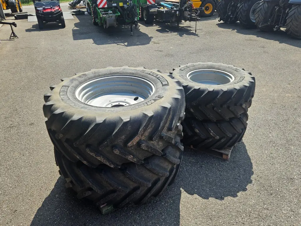 Michelin Rädersatz 650/65 R38 // 540/65 R28